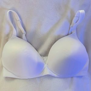 5/$25 Warners 38C Bra, adjustable straps, 2 hooks clasp, super soft, gently worn